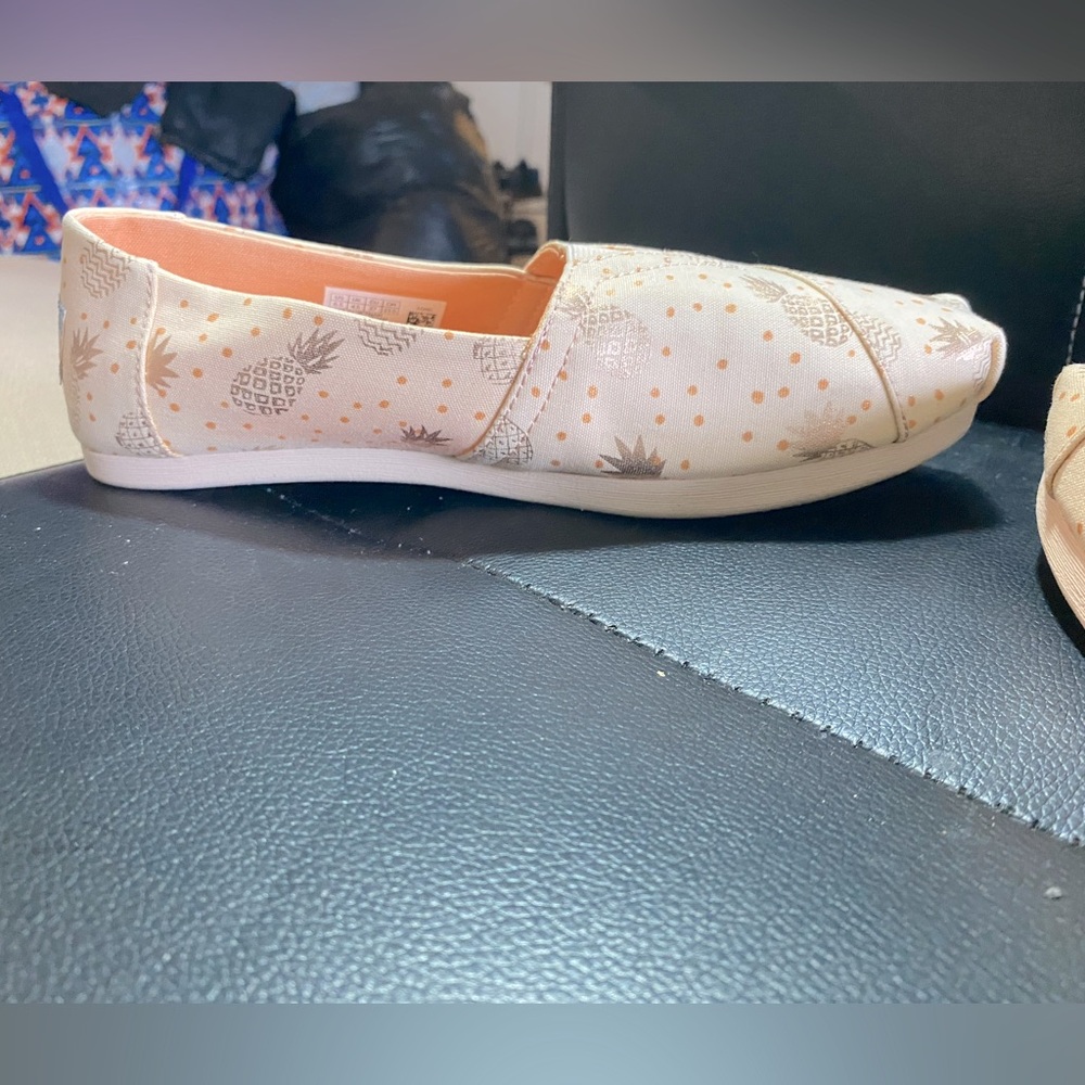 TOMS Women's Rose Gold Pineapple Print Slip-On Shoes Cream Size 6.5 - Picture 7 of 12